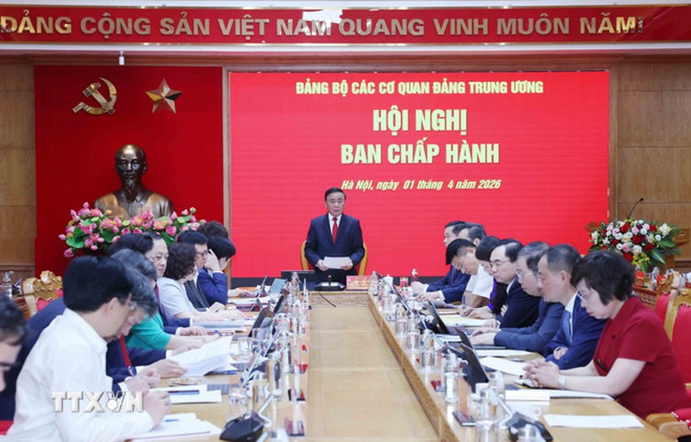 Đồng chí Trần Cẩm Tú, Ủy viên Bộ Chính trị, Thường trực Ban Bí thư, Bí thư Đảng ủy các cơ quan Đảng Trung ương chủ trì hội nghị. Ảnh: TTXVN