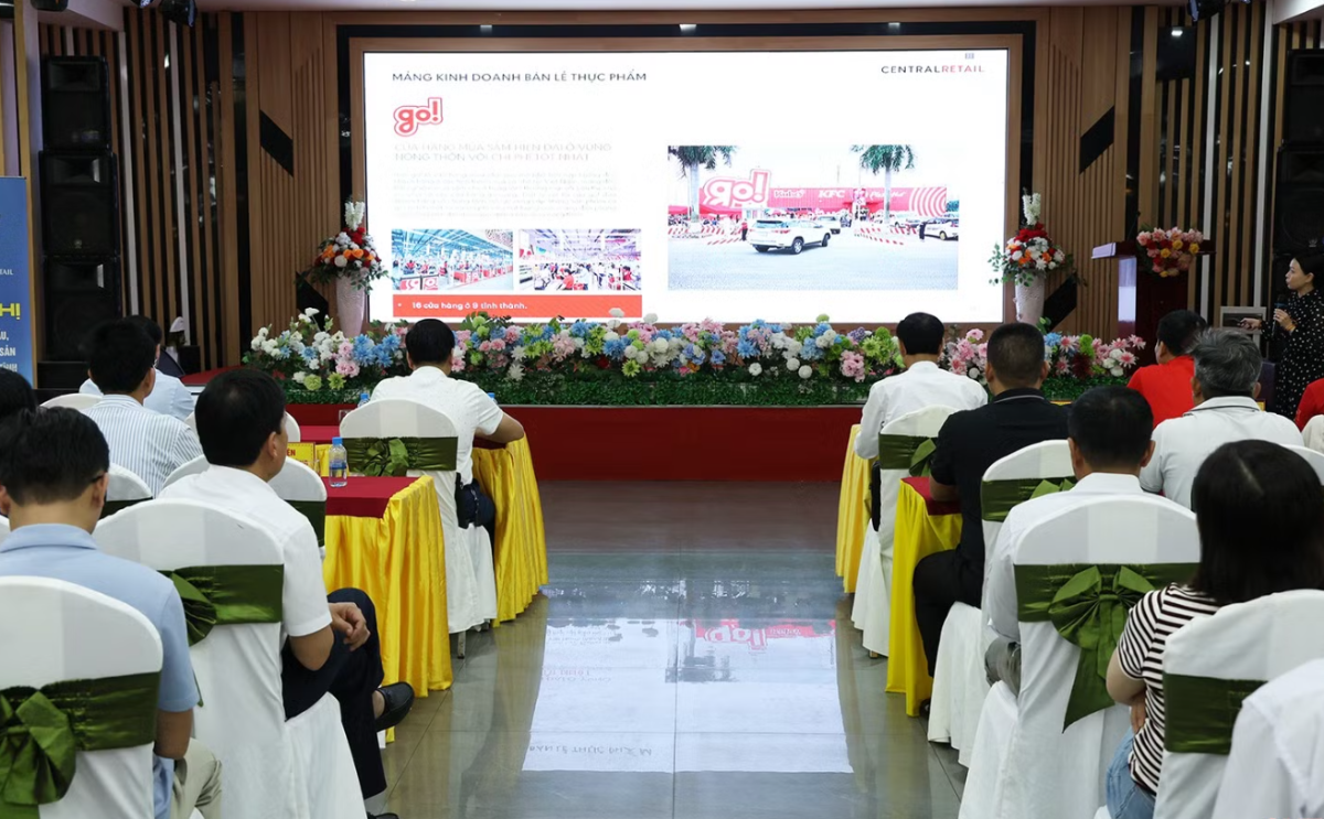 Tại sự kiện trên,&nbsp;Tập đoàn Central Retail Việt Nam giới thiệu về hệ thống siêu thị, tiêu chuẩn hàng hóa, quy trình đưa sản phẩm vào các siêu thị. Ảnh: Phan Trâm