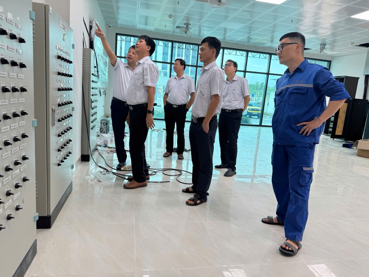 Hạ tầng truyền số liệu VNPT, hệ thần kinh huyết mạch thúc đẩy nền. Ảnh: VNPT.