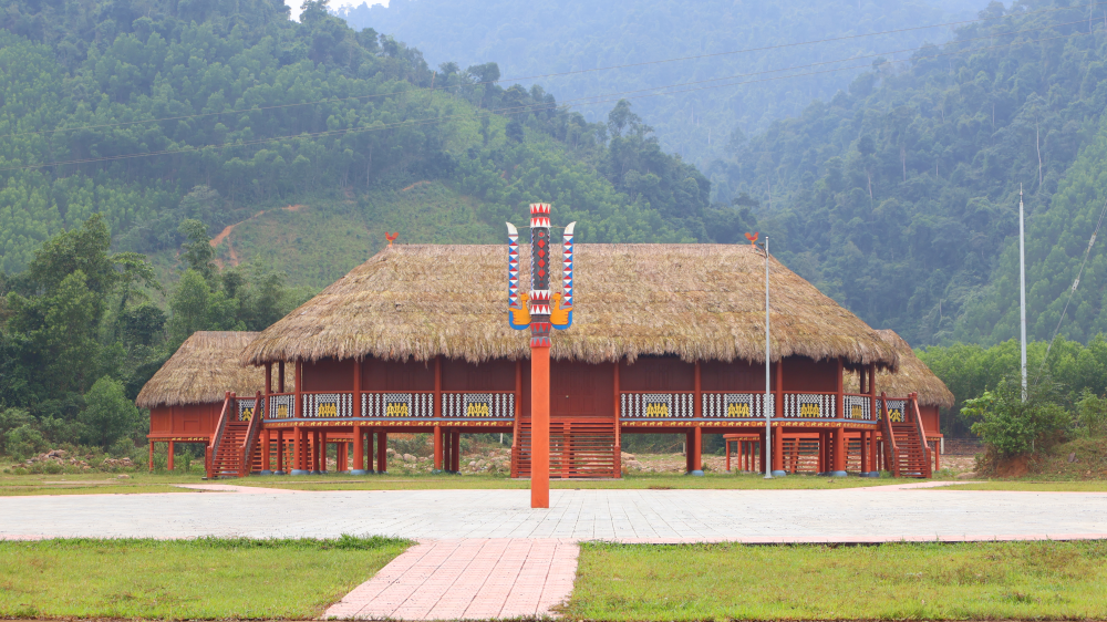 Không gian sinh hoạt cộng đồng Cơ Tu tại thôn Dỗi