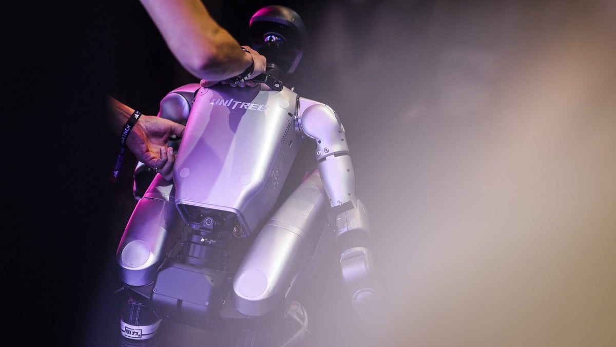 Nhà sản xuất robot hình người lớn nhất thế giới chuẩn bị IPO