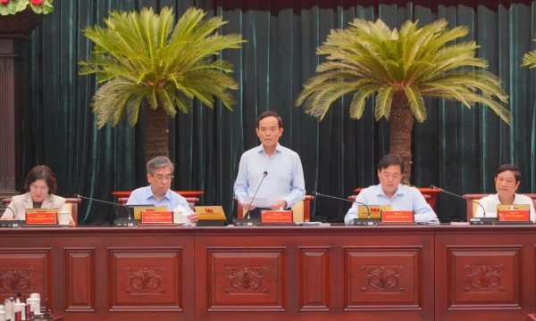 Ủy viên Bộ Chính trị, Bí thư Thành ủy TP. Hồ Chí Minh Trần Lưu Quang chủ trì Hội nghị, chiều 1/4.