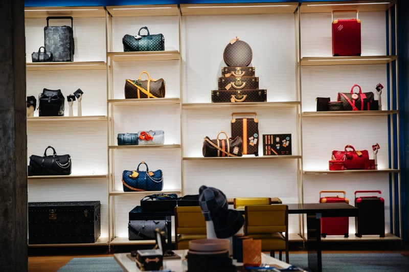 LVMH dự kiến sẽ công bố doanh thu quý I vào cuối tháng này, trong đó tâm điểm chú ý sẽ là mảng thời trang và đồ da.