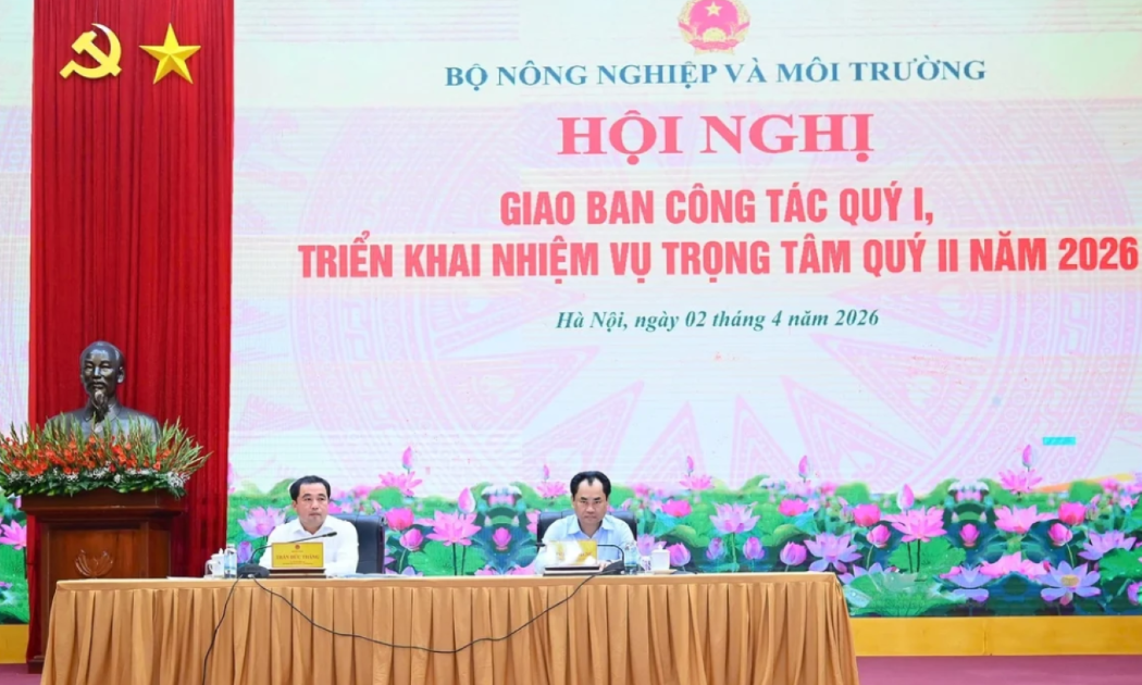 Bộ trưởng Trần Đức Thắng và Thứ trưởng Trịnh Việt Hùng chủ trì hội nghị.