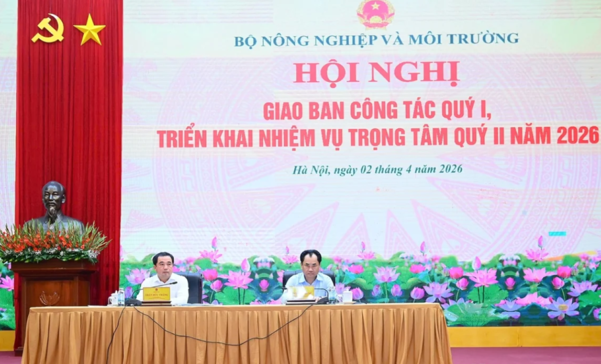 Bộ trưởng Trần Đức Thắng và Thứ trưởng Trịnh Việt Hùng chủ trì hội nghị.