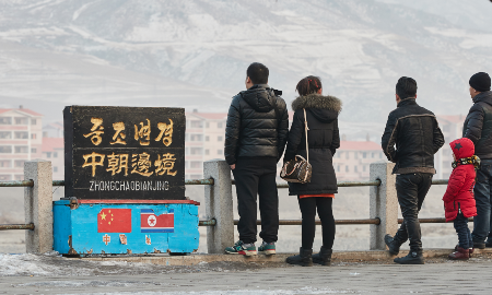 Nhà lãnh đạo Triều Tiên Kim Jong Un ám chỉ rằng ông sẽ ưu tiên du khách từ các quốc gia thân thiện, bao gồm Nga và Trung Quốc.