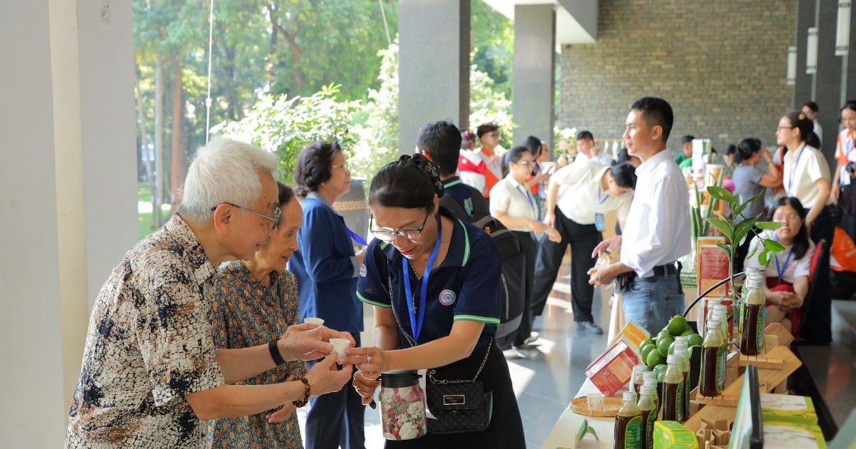 581 firms awarded 2026 High-Quality Vietnamese Goods certificate ...