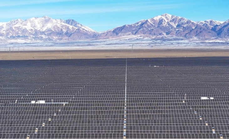 Nhà máy điện mặt trời Shichengzi tại thành phố Hami, Khu tự trị Tân Cương, Tây Bắc Trung Quốc. Ảnh: Tân Hoa Xã