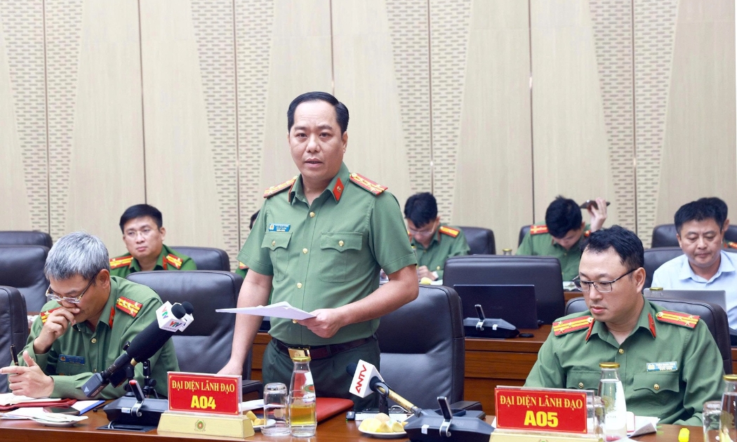 Đại tá Phạm Mạnh Hùng, Phó Cục trưởng Cục An ninh kinh tế, Bộ Công an cung cấp thông tin liên quan đến vụ án sàn giao dịch ONUS. Ảnh: Cổng thông tin điện tử Bộ Công an.