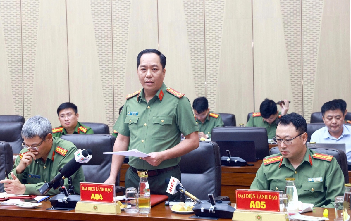 Đại tá Phạm Mạnh Hùng, Phó Cục trưởng Cục An ninh kinh tế, Bộ Công an cung cấp thông tin liên quan đến vụ án sàn giao dịch ONUS. Ảnh: Cổng thông tin điện tử Bộ Công an.
