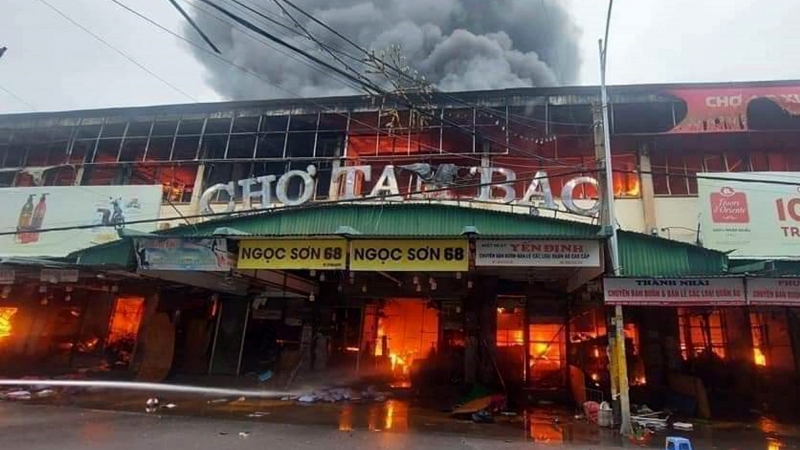 Chợ Tam Bạc (chợ Đổ) cũ sau khi bị cháy đã được đầu tư thành công viên vườn hoa phục vụ dân cư khu vực.