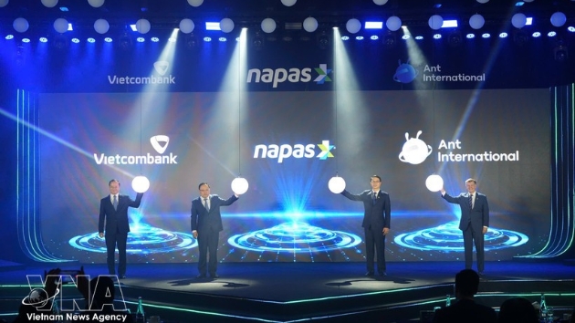 Cross-border QR code payment services between Vietnam and China launched