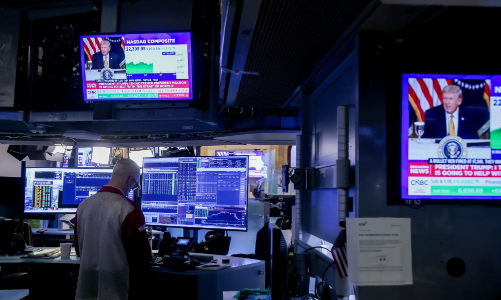 Chứng khoán Mỹ giằng co, giá dầu tăng 11% do mối lo chiến tranh kéo dài