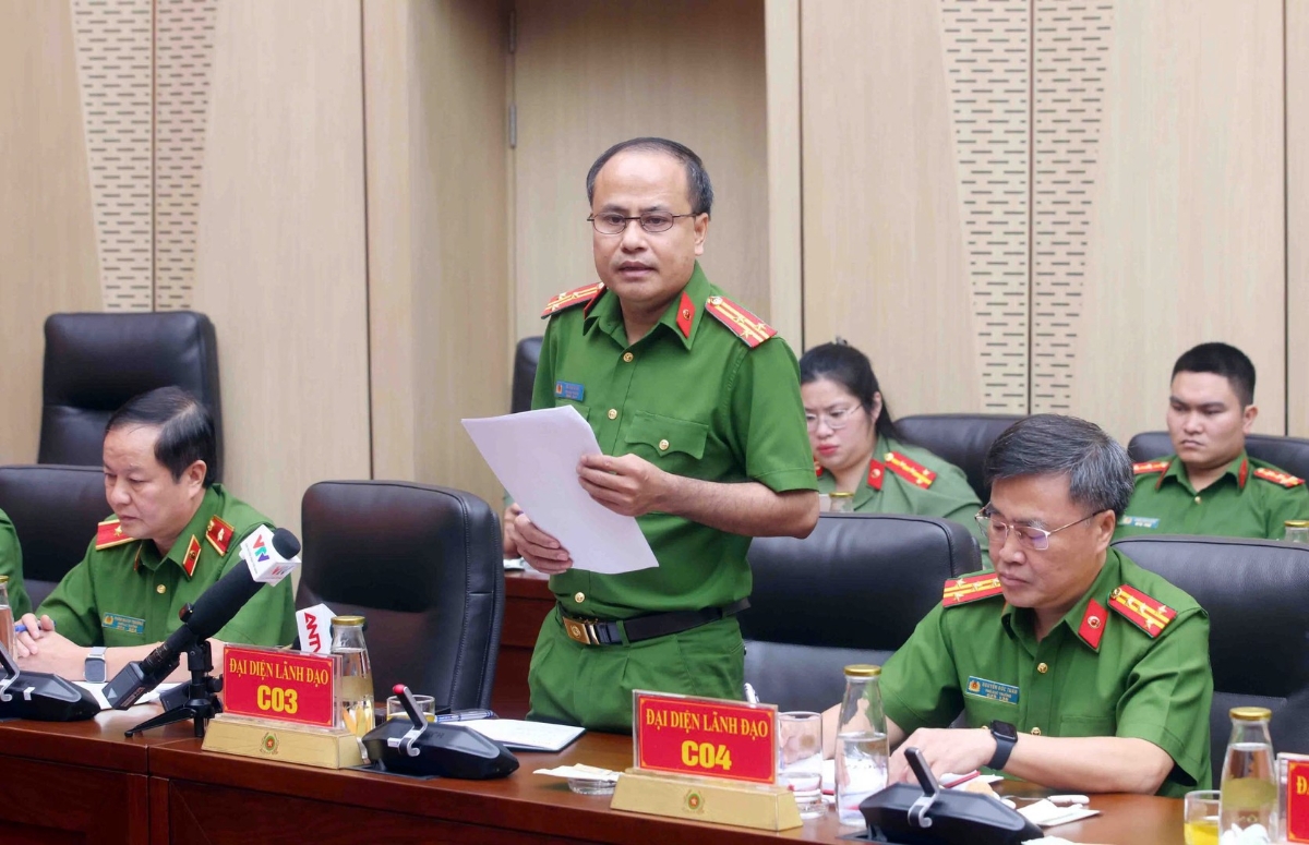 Thượng tá Hồ Văn Hùng, Phó Cục trưởng Cục Cảnh sát điều tra tội phạm về tham nhũng, kinh tế, buôn lậu, Bộ Công an thông tin tại Họp báo về vụ án liên quan hệ sinh thái của Mailisa. Ảnh: Cổng thông tin điện tử Bộ Công an.