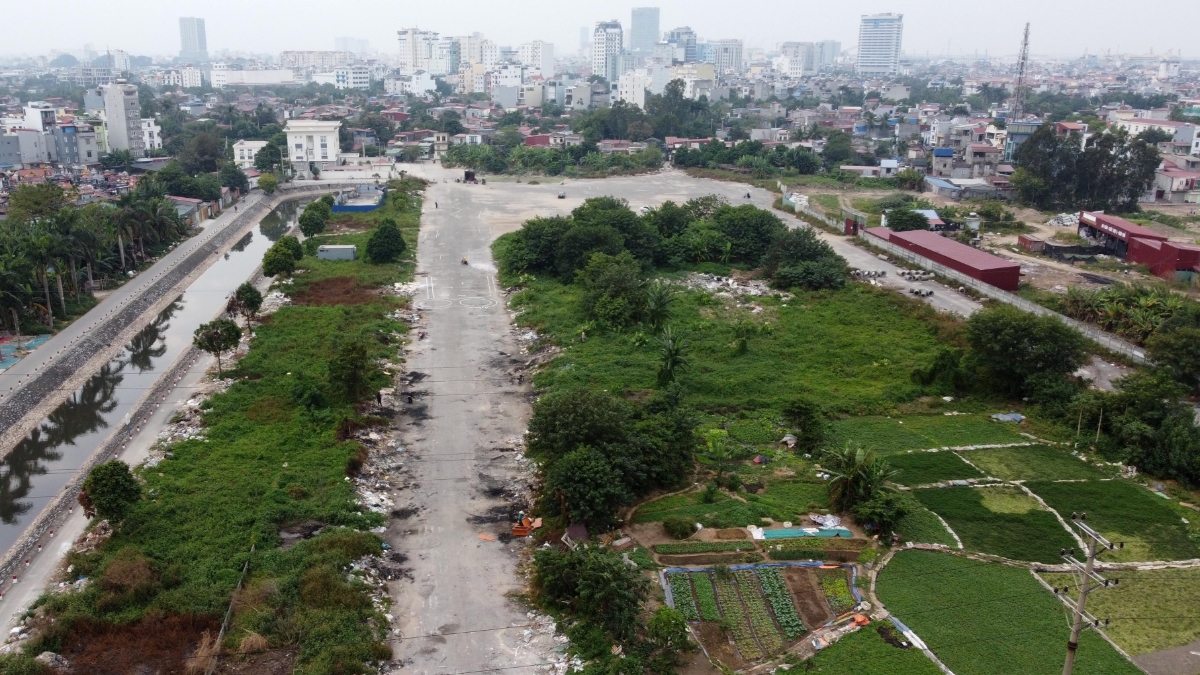 Dự án đường 100m Lạch Tray - Hồ Đông đầu tư dở dang không phát huy được hiệu quả vốn đầu tư.