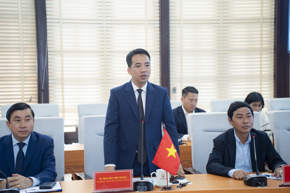 Phó Chủ tịch UBND thành phố Huế Trần Hữu Thùy Giang phát biểu tại buổi làm việc