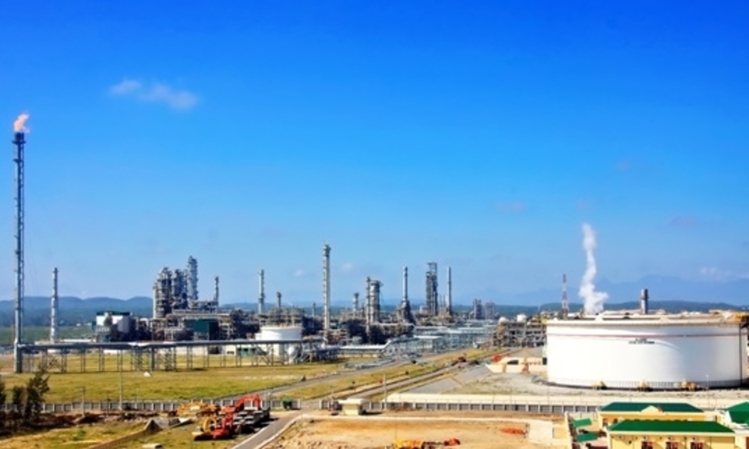 Giữ phòng tuyến xăng dầu trong bão giá