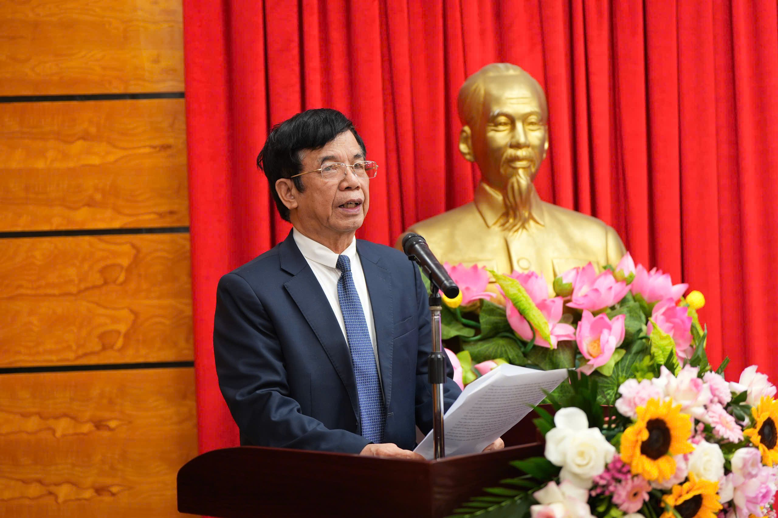 GS. TS. Lê Hồng Hạnh, Chủ tịch VIAC phát biểu tại hội thảo.