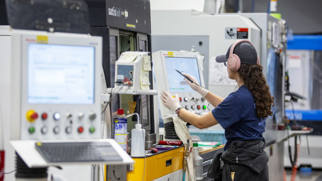 Báo cáo việc làm Mỹ vượt xa kỳ vọng, khả năng Fed hạ lãi suất rất thấp