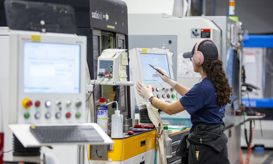 Báo cáo việc làm Mỹ vượt xa kỳ vọng, khả năng Fed hạ lãi suất rất thấp