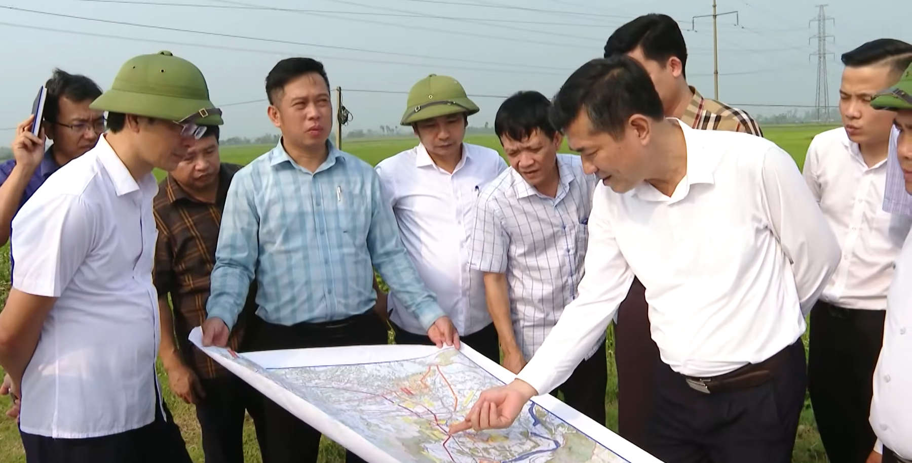 Phó Chủ tịch UBND tỉnh Nghệ An Thái Văn Thành kiểm tra tiến độ giải phóng mặt bằng Dự án cao tốc Vinh - Thanh Thủy