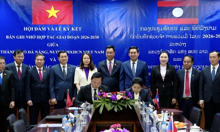 Ký kết Biên bản ghi nhớ hợp tác giữa thành phố Đà Nẵng với các địa phương và Lào. Ảnh Sở Ngoại vụ Đà Nẵng.