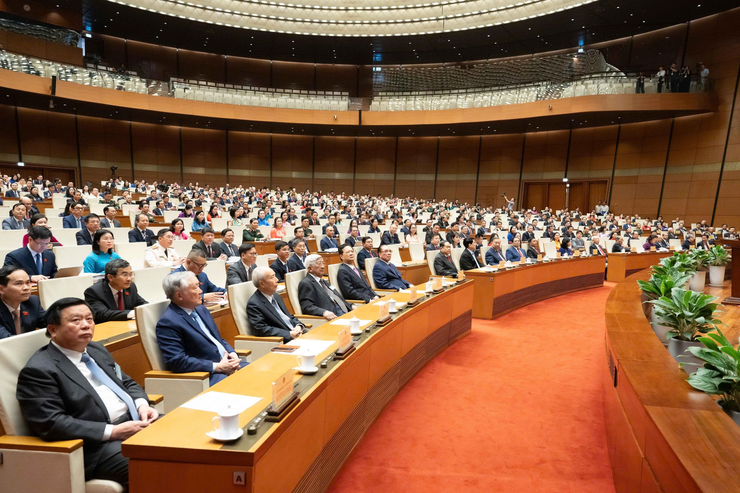 Đại biểu tham dự Phiên khai mạc Kỳ họp thứ Nhất.