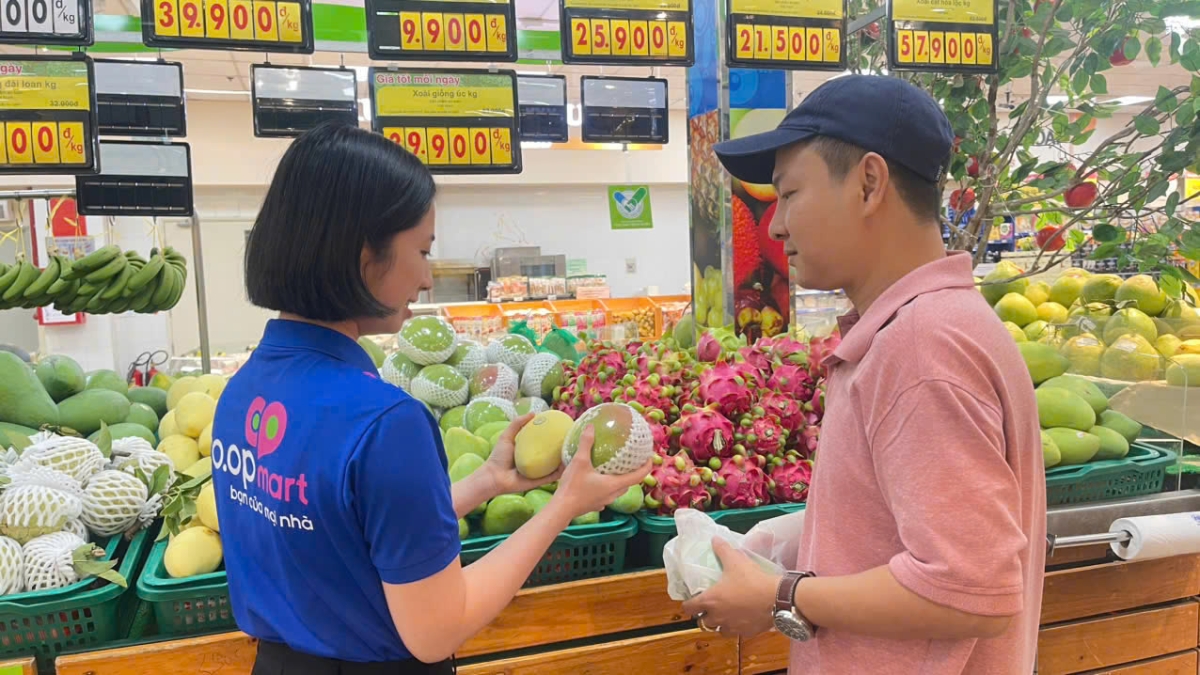 Kênh bán lẻ hiện đại đang giữ vai trò quan trọng trong việc bình ổn giá, giảm áp lực chi phí cho người tiêu dùng.