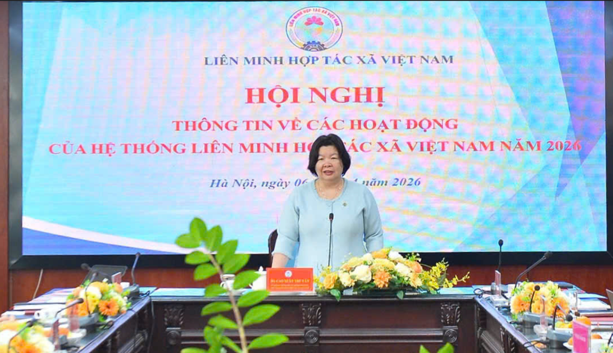 Bà Cao Xuân Thu Vân: 