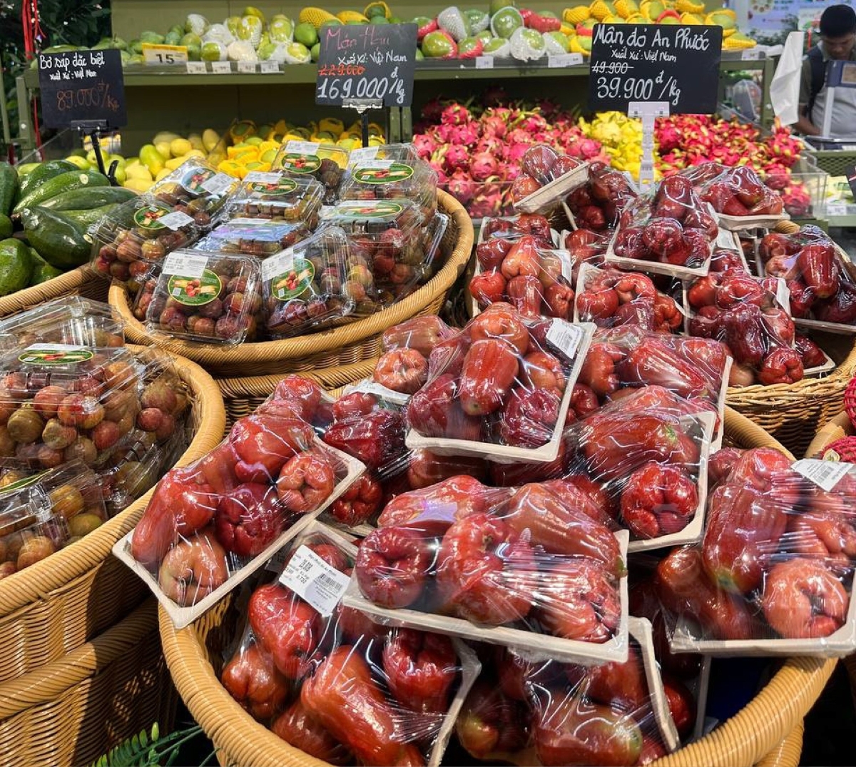 Hệ thống bán lẻ hiện đại đang&nbsp;chủ động nguồn cung và giảm thiểu tác động của biến động chi phí trong chuỗi phân phối.