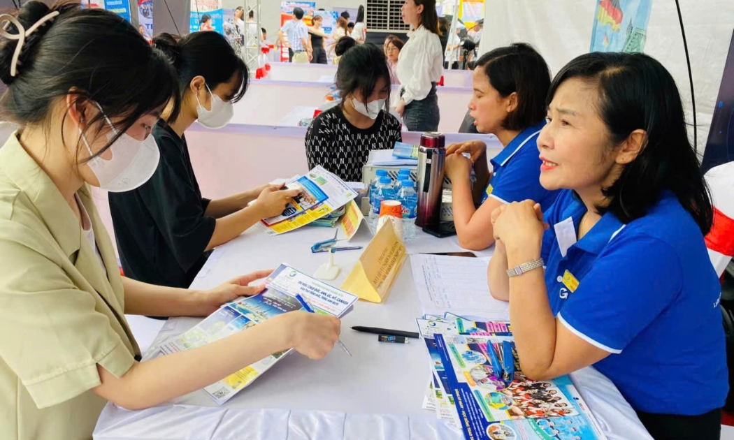 Doanh nghiệp tuyển dụng lao động. Ảnh: T.H.