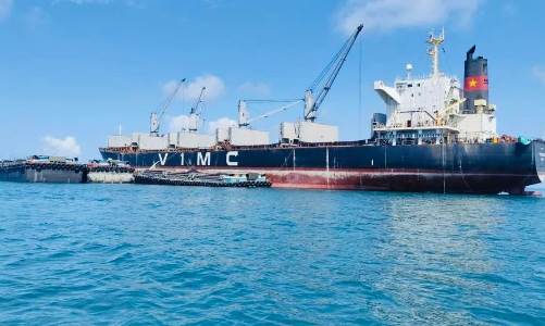 Bộ Xây dựng yêu cầu huy động thêm tàu cỡ lớn vận chuyển dầu từ Trung Đông về Việt Nam 