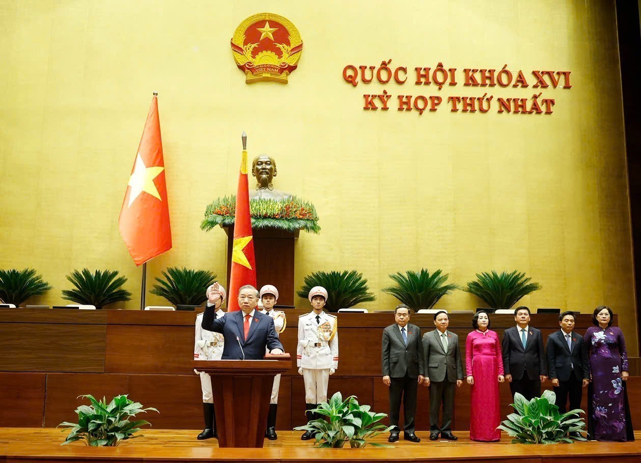 Tổng Bí thư, Chủ tịch nước Tô Lâm tuyên thệ - Ảnh TTXVN 