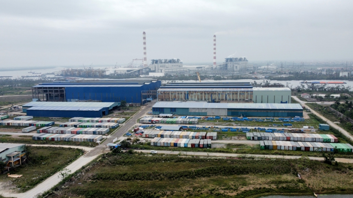 Phần đất triển khai giai đoạn 2 dự án nhà máy đóng tàu Phà Rừng bị bỏ hoang nhiều năm.