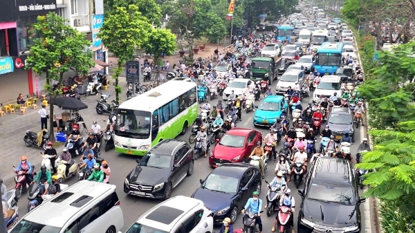 Bộ Xây dựng yêu cầu tăng cường vận tải, bảo đảm an toàn giao thông dịp nghỉ lễ