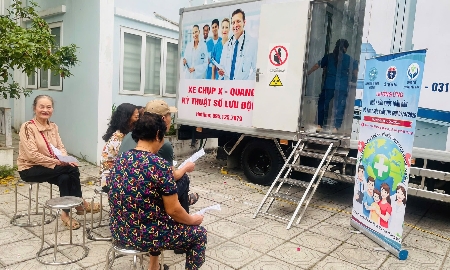 Người dân cần duy trì tầm soát sức khỏe định kỳ, đặc biệt với người có bệnh mạn tính.
