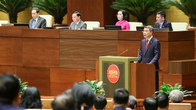 Newly-elected PM pledges to build modern, service-oriented Government