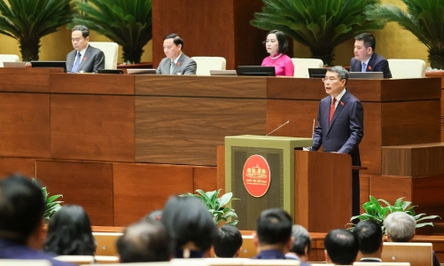 Newly-elected PM pledges to build modern, service-oriented Government