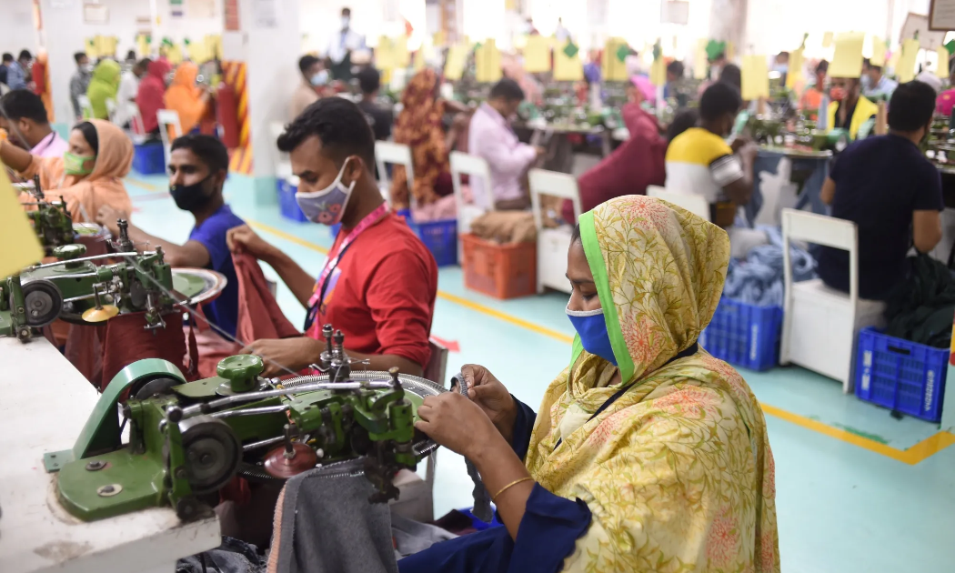 Ngành dệt may Bangladesh lao đao vì chi phí tăng cao do chiến tranh