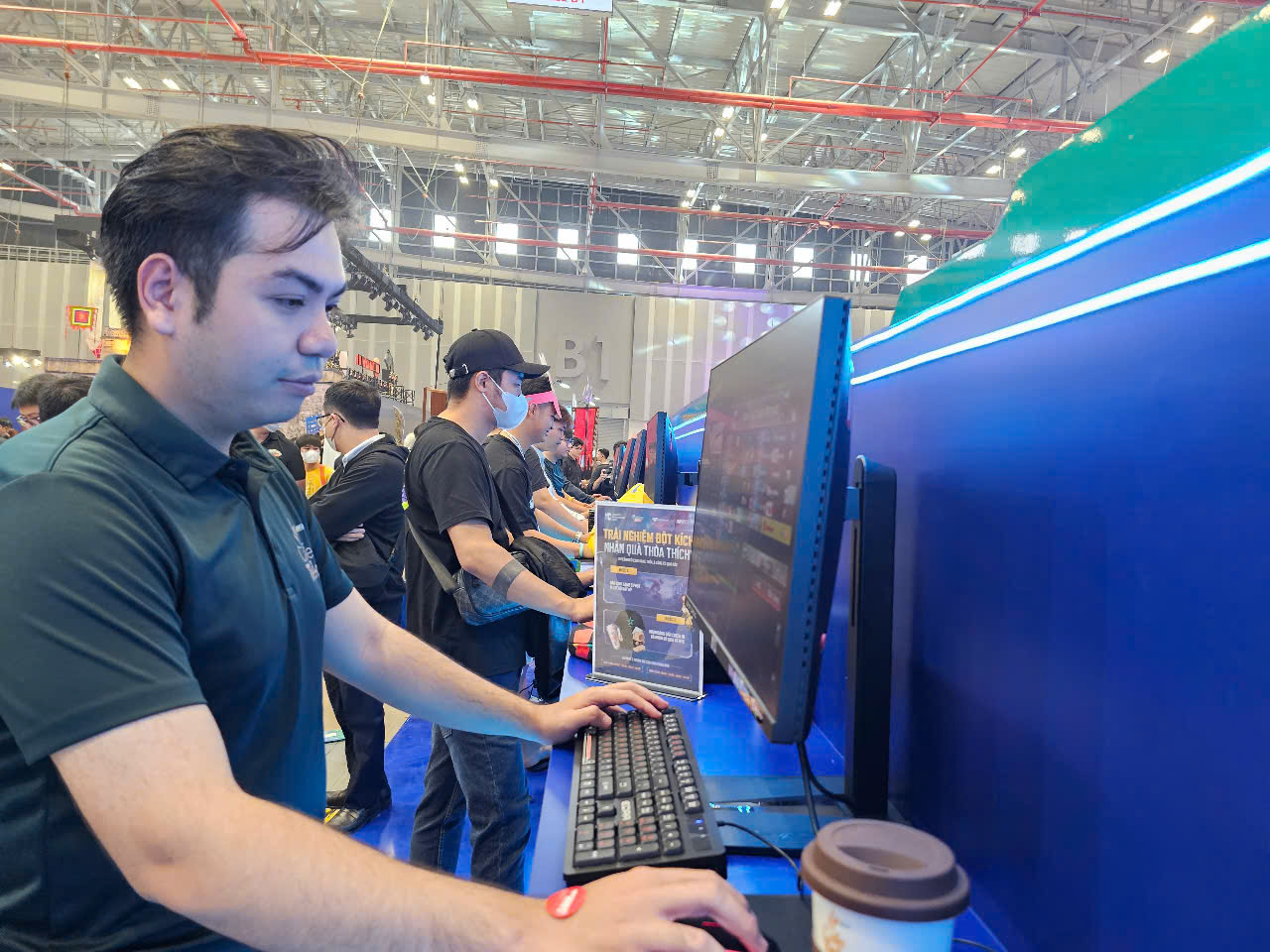 Việt Nam đã có những bước đi ban đầu khi ban hành các quy định liên quan và triển khai thử nghiệm trong một số lĩnh vực như tài chính – ngân hàng, công nghệ. Ảnh minh họa