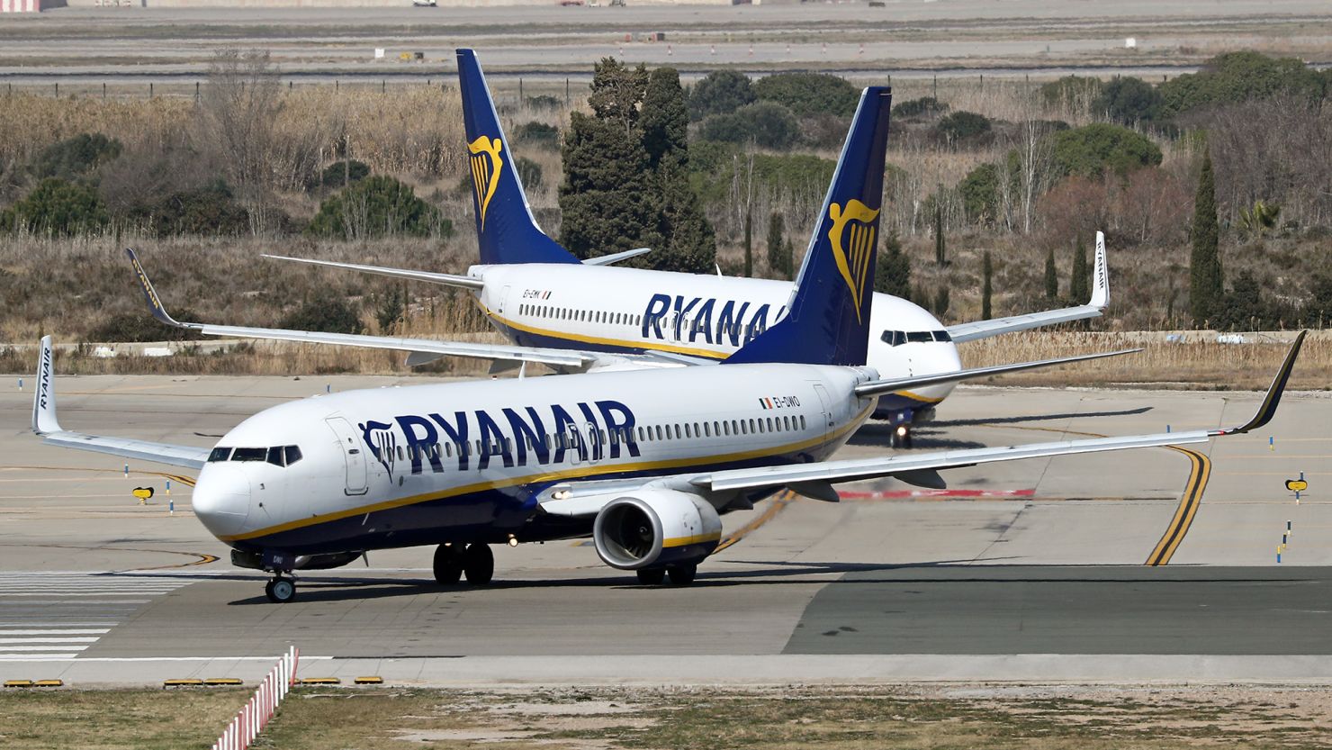 Ryanair, hãng hàng không lớn nhất châu Âu, đang xem xét việc giảm số lượng đường bay.