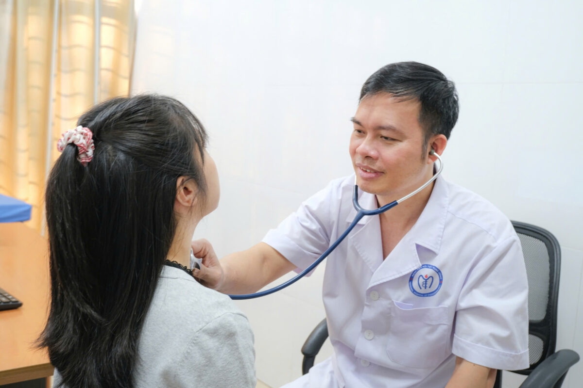 Bệnh nhân khám tuyến giáp tại Bệnh viện nội tiết Trung ương.