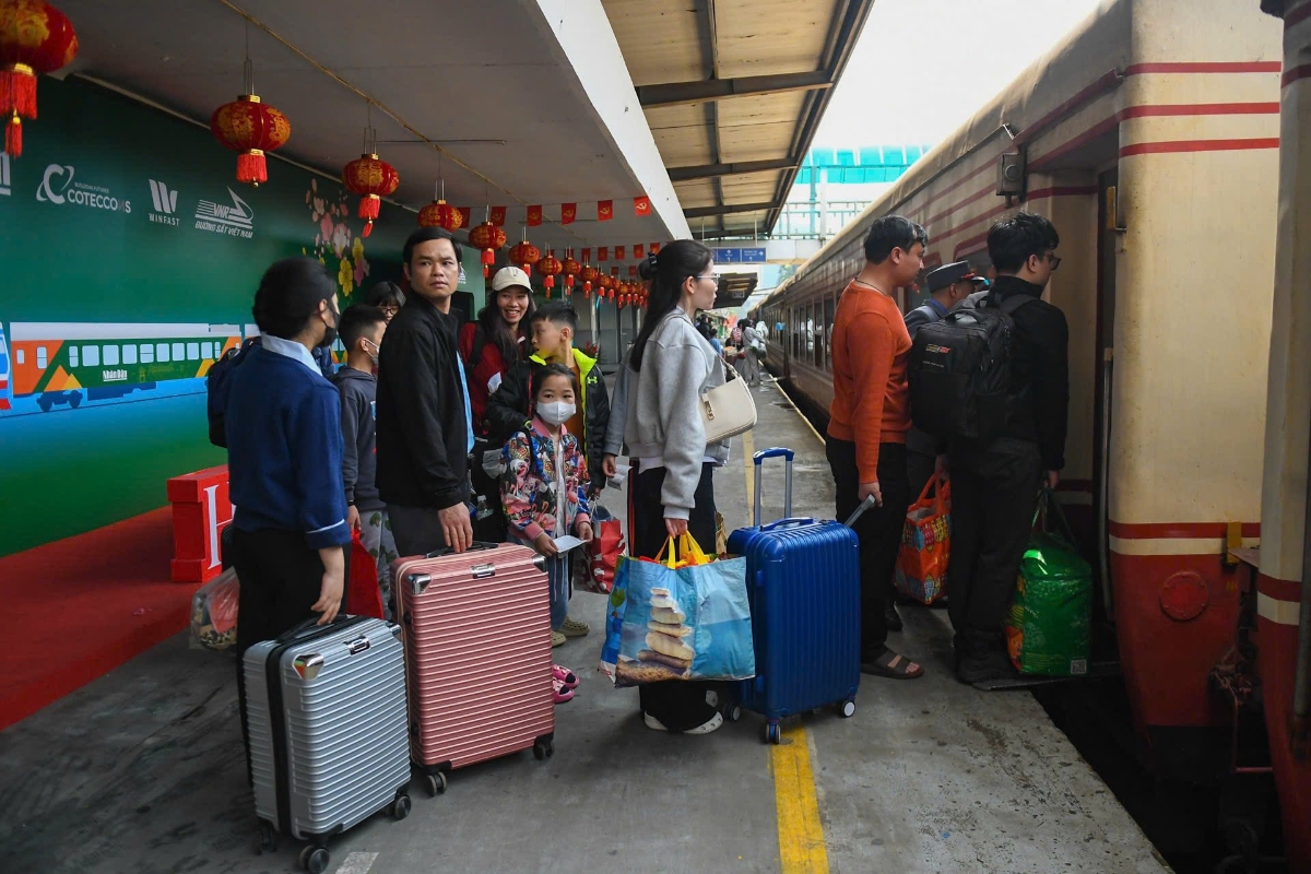 Ngành đường sắt tiếp tục áp dụng các chính sách giảm giá vé trong dịp này.