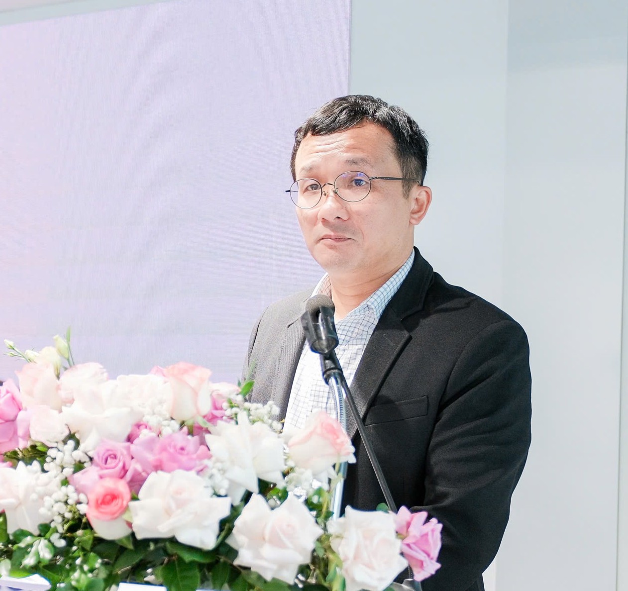 Ông Nguyễn Quốc Hưng, Phó Chủ tịch Mạng lưới Công nghệ lượng tử Việt Nam (VnQuantum), Viện trưởng Viện Công nghệ Lượng tử, Đại học Quốc gia Hà Nội. 