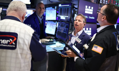 Chứng khoán toàn cầu “xanh rực”, giá dầu lao dốc khi chiến tranh Mỹ - Iran xuống thang