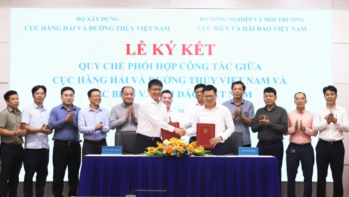 Lễ ký kết giữa Cục Biển và Hải đảo Việt Nam và Cục Hàng hải và Đường thủy Việt Nam. 