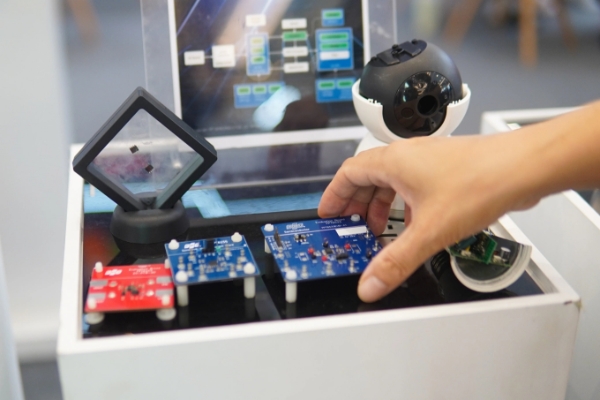 Ở cấp độ thứ ba, cũng là cấp độ khó nhất nhưng có ý nghĩa quyết định, là xây dựng năng lực công nghệ lõi trong nước. Ảnh minh họa