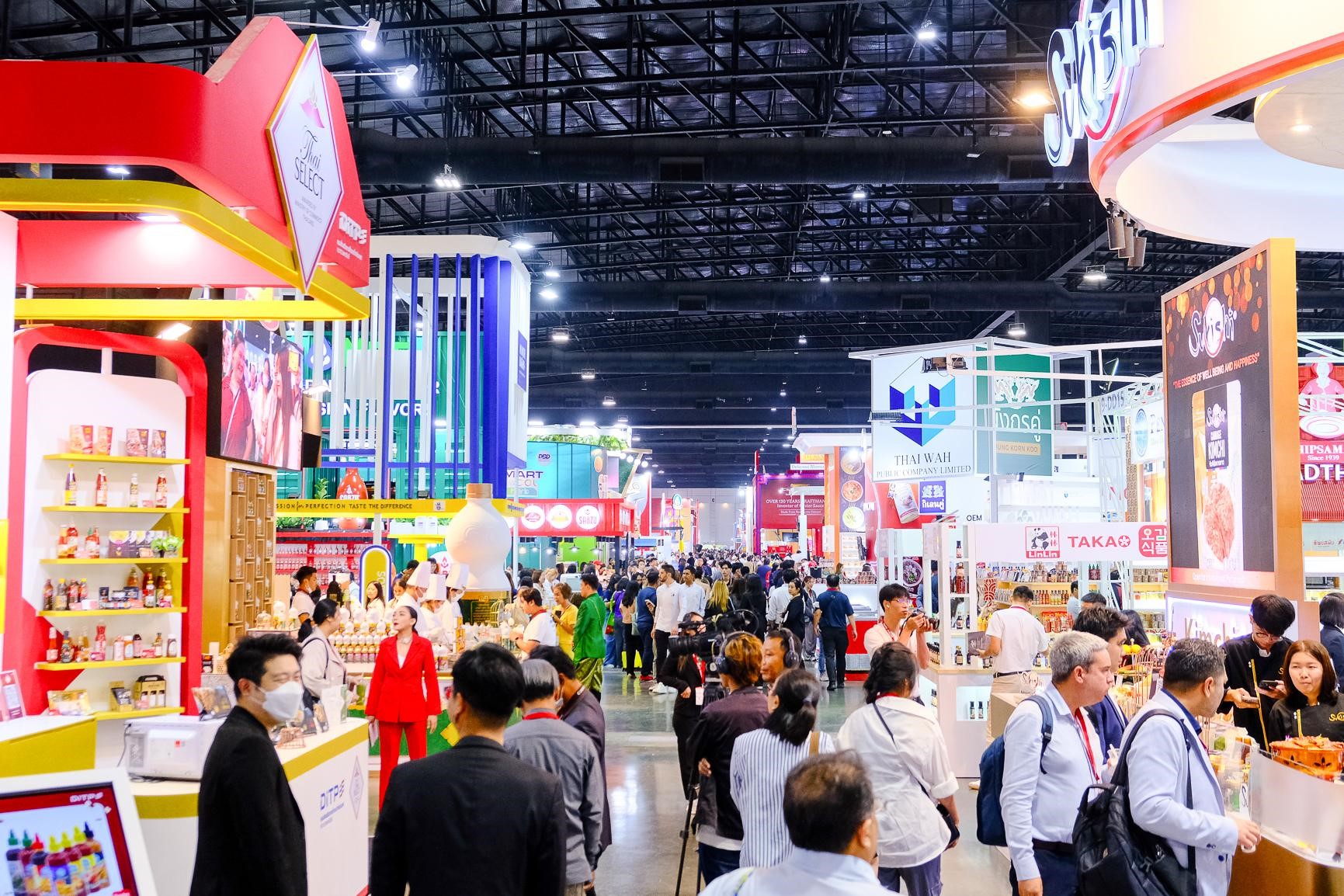 Quang cảnh tại một lối đi ở hội chợ Thaifex 2025.