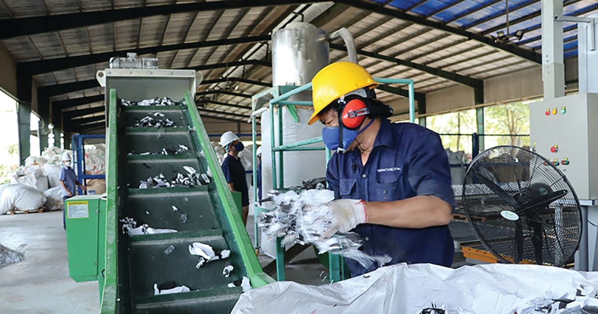 Dự thảo Nghị định quy định về xử phạt vi phạm hành chính trong lĩnh vực bảo vệ môi trường đề xuất giảm mức phạt vi phạm tới 10 lần.