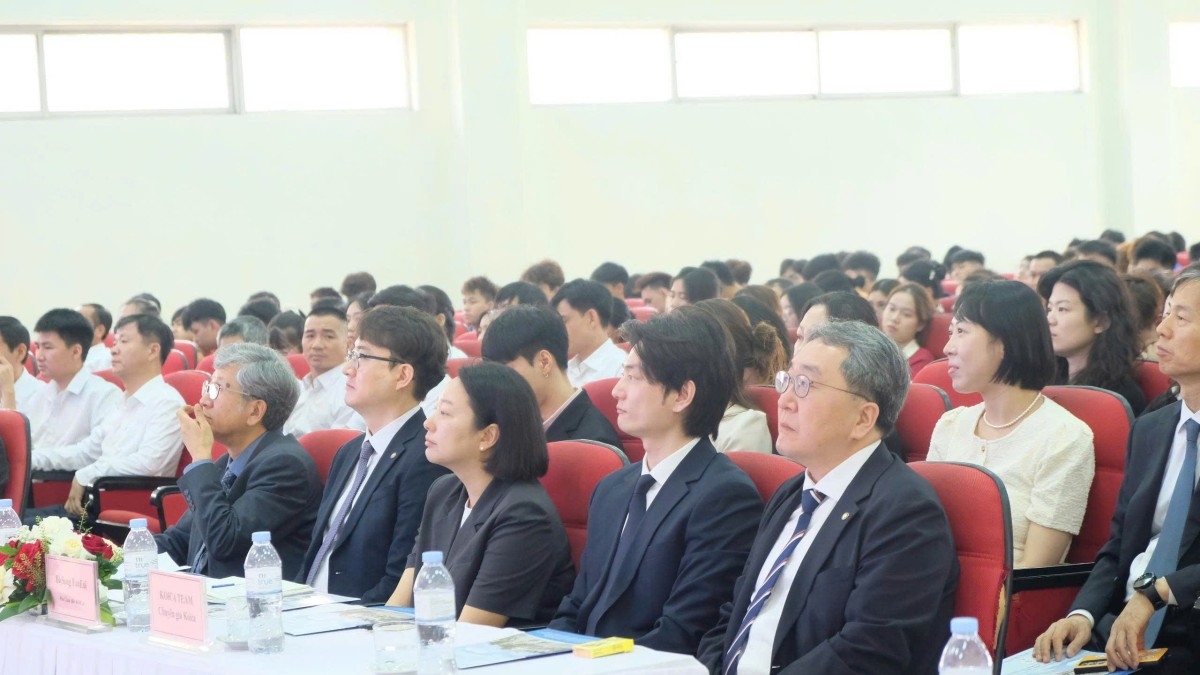 Các đại biểu tham dự sự kiện